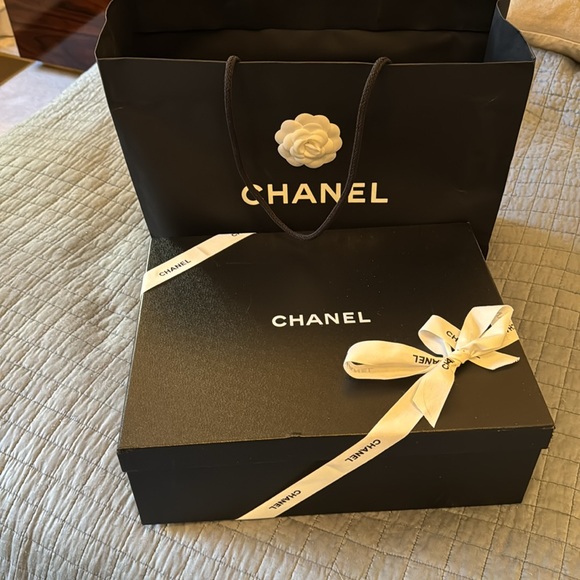 Chanel turn lock boots 38.5 - Picture 15 of 15